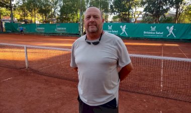 Celso Fernández saluda a los socios del club