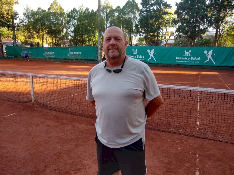 Celso Fernández saluda a los socios del club