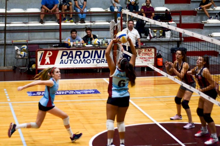 Festejo de la Primera de Vóley en Ramallo