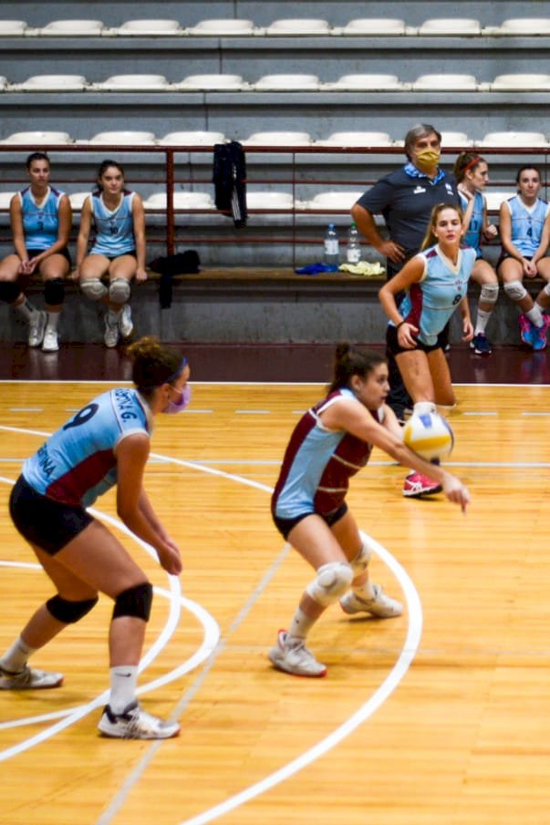 Festejo de la Primera de Vóley en Ramallo