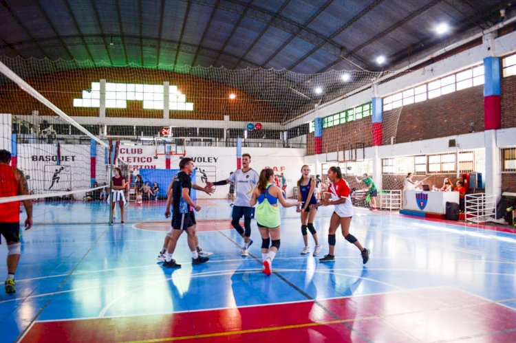 Se desarrolló el Torneo Mixto de Vóley
