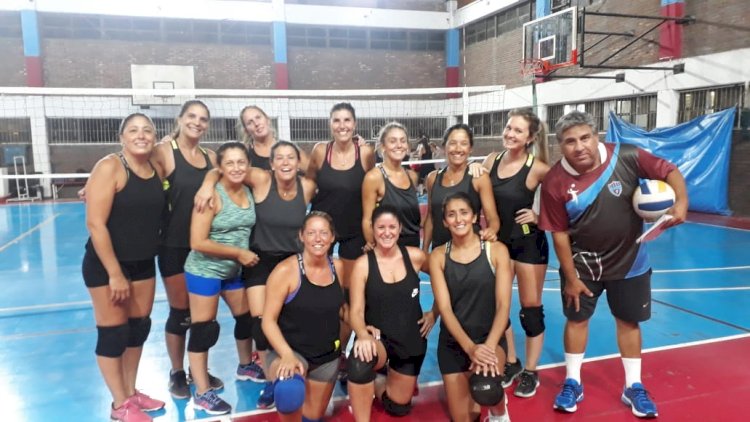 Se viene el debut del equipo de Máxi Vóley