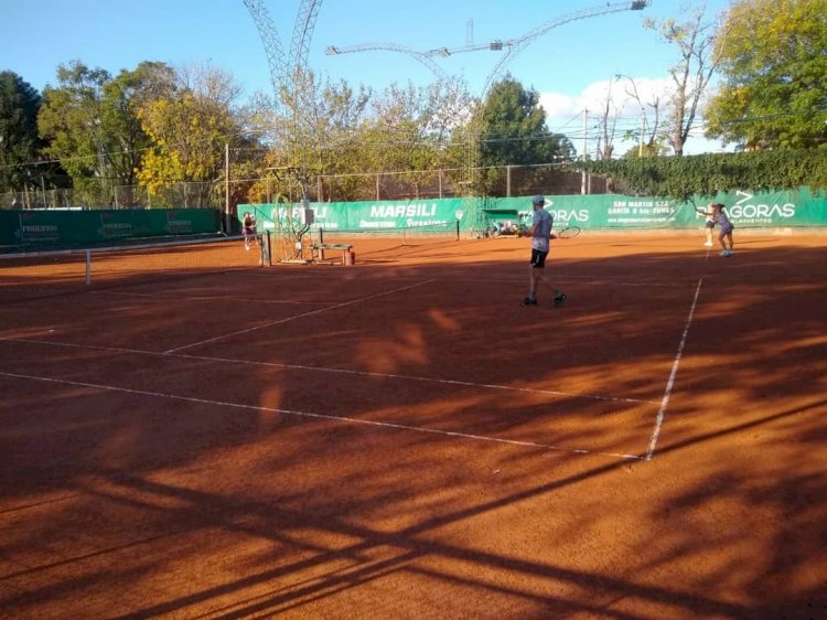 Los deportes continúan entrenando en el club