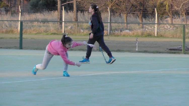 Sumate a la Escuelita Femenina de Hockey sobre Césped