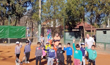 La Escuela de Tenis festejó el Día de la niñez