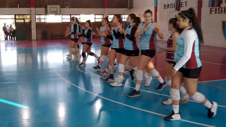 Alegría por volver: el vóley reinició la acción