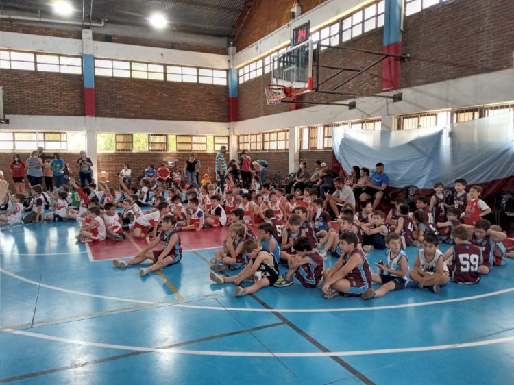 Básquet: la fiesta de los más chicos