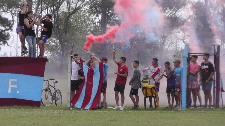 Fútbol: goleada en casa