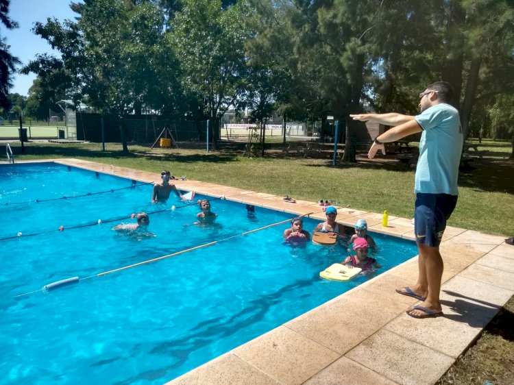 Waterpolo también entrena en el club