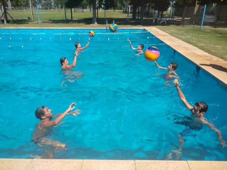 Waterpolo también entrena en el club