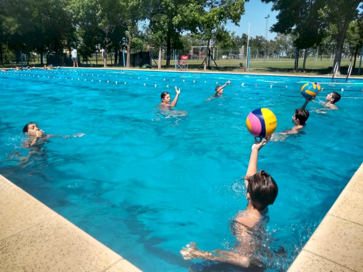 Waterpolo también entrena en el club