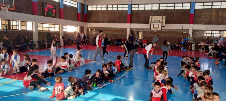 Encuentro de Minibásquet en la Sede